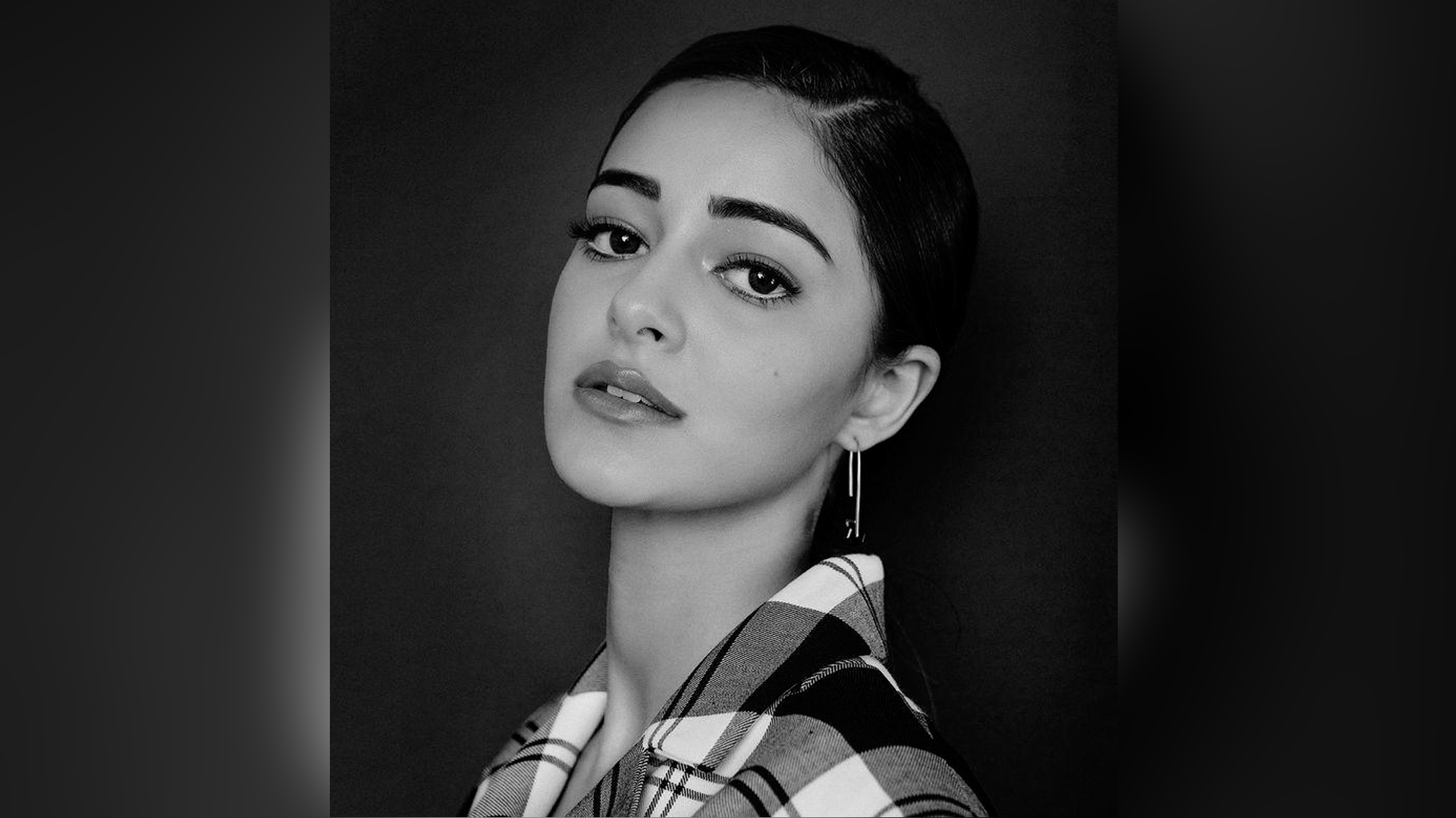 Ananya Panday collaborates with Mumbai Police’s Cyber Crime branch to raise awareness about cyber bullying!