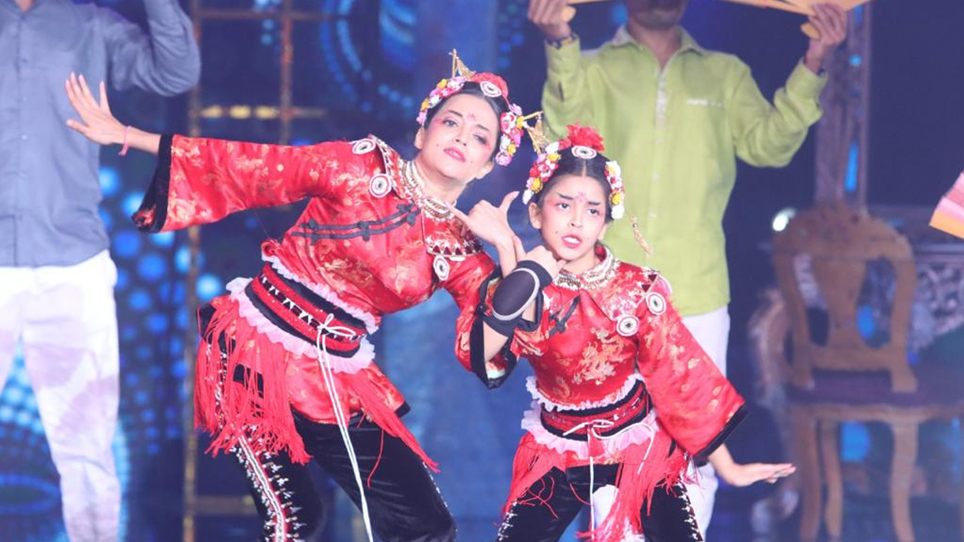 Contestant Arshiya and Super Guru Anuradha’s performance on Mera Naam Chin Chin Chu Chu gets everyone grooving on Super Dancer – Chapter 4