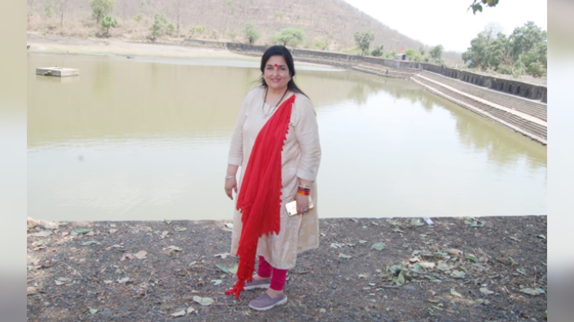 Padma Shri Dr. Anuradha Paudwal’s heartwarming act of water conservation