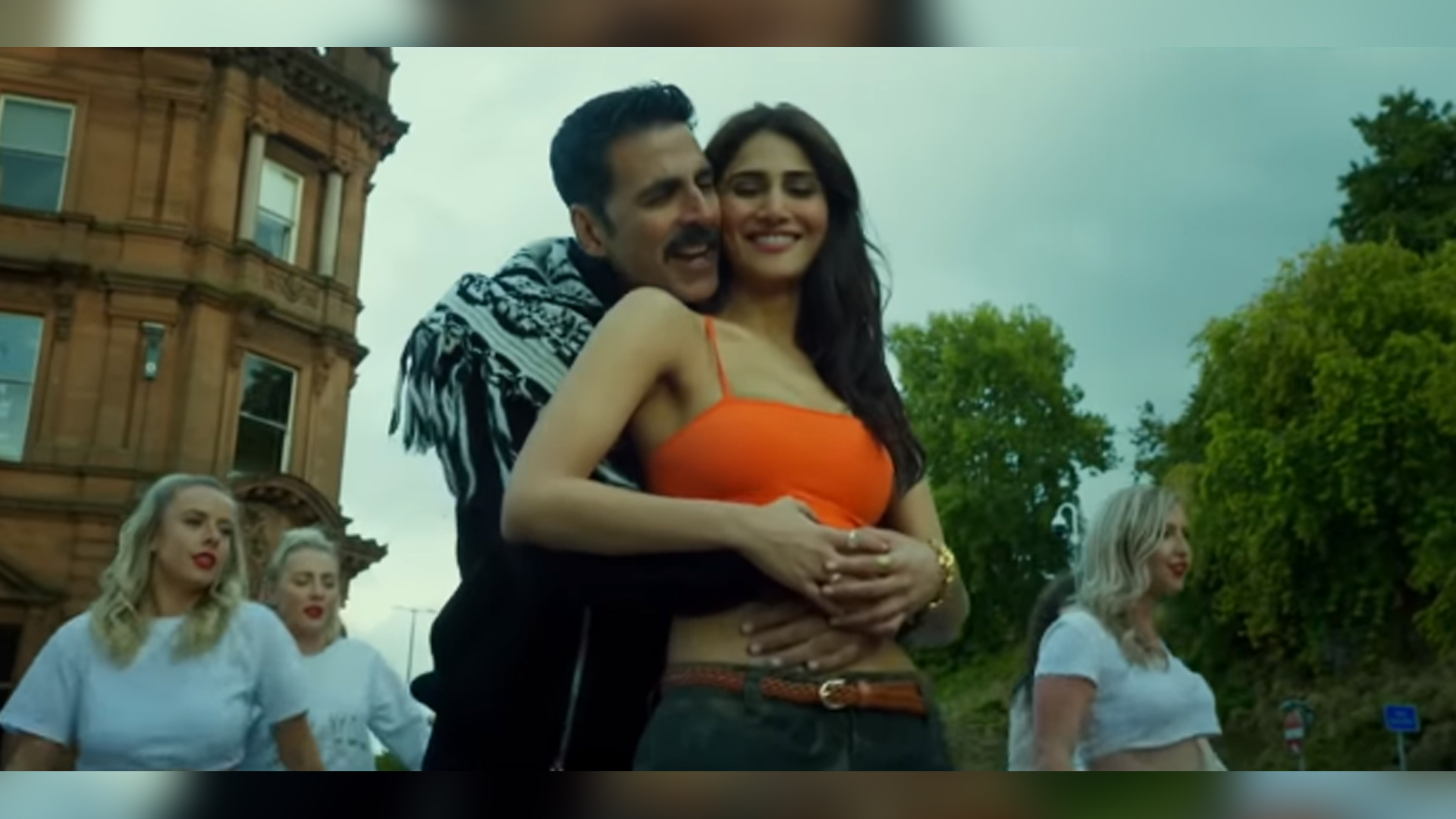 Akshay-Vaani sizzle in Sakhiyan2.0 -the new song from Bellbottom!