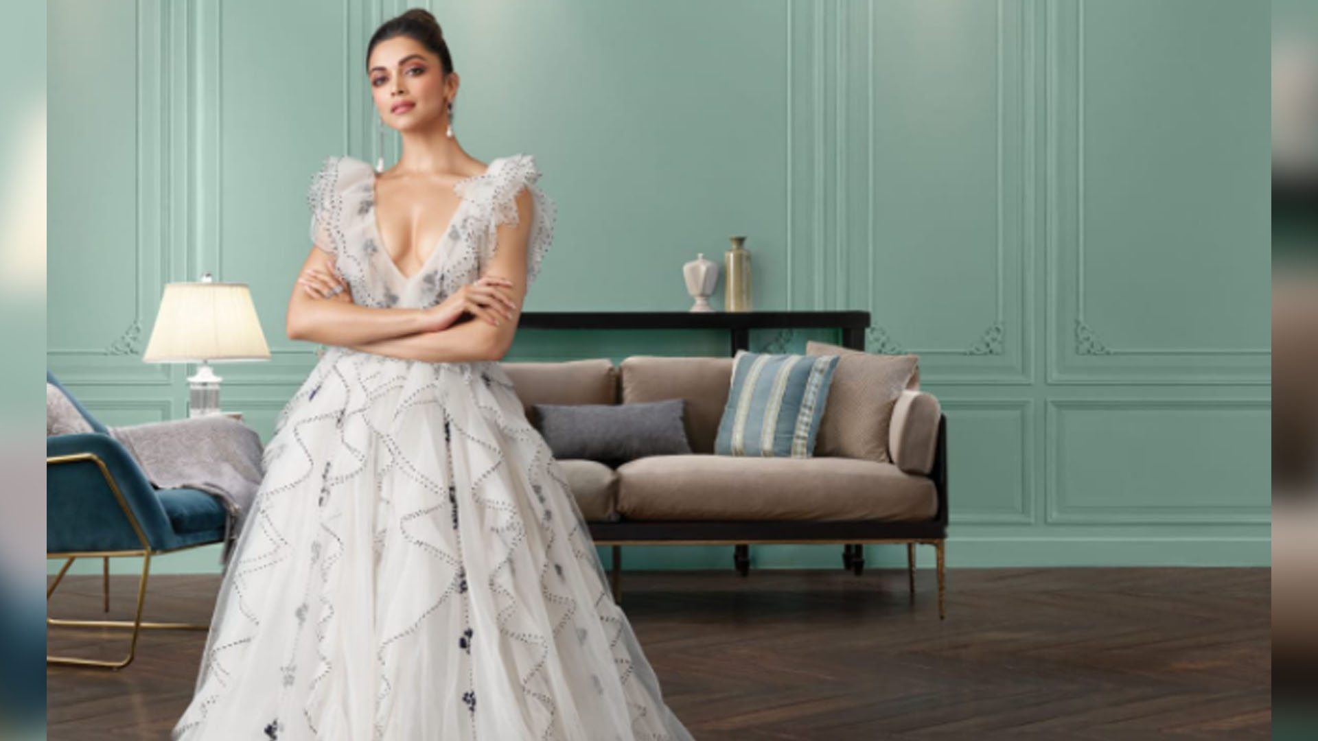 Deepika Padukone throws the spotlight on Asian Paints Royale Glitz