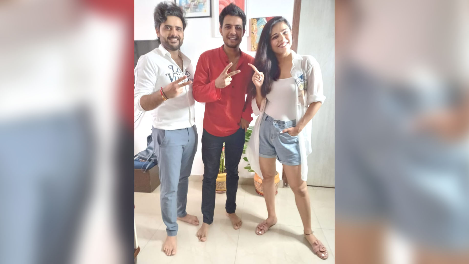 Madhurima Tuli ,Shrikant Tuli and Singer & featuring artiste Tabish Pasha were spotted together ,With Madhurima Tuli wishing the boys Goodluck .