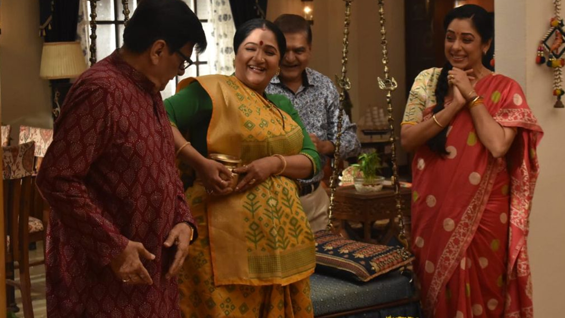 ‘Anupamaa’: Baa gets upset seeing Anupamaa and Anuj’s photos together