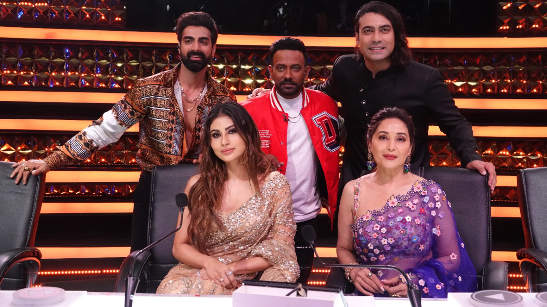 The contestants are ready to dazzle you in the ‘Race to Finale’ this weekend on COLORS ‘Dance Deewane’