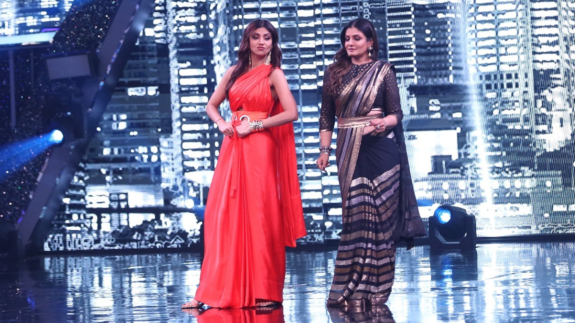 Shilpa Shetty Kundra and Raveena Tandon perform the hook step of their hit songs on the sets of Super Dancer Chapter 4