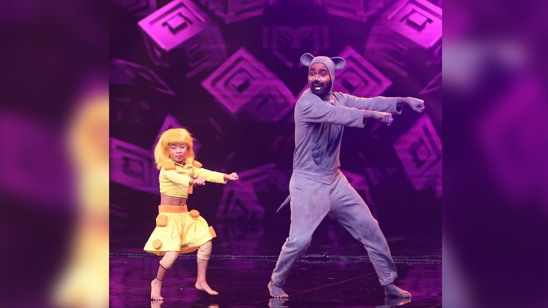 Contestant Saumit and super guru Vaibhav entertain everyone with their hilarious act on Super Dancer Chapter 4