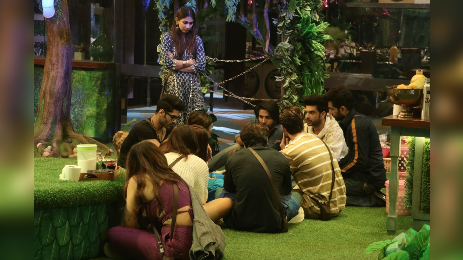 ‘BIGG BOSS’ makes a shocking announcement leaving contestants aghast