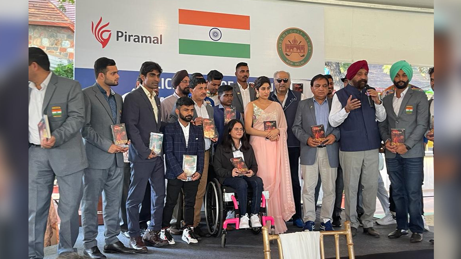 Janhvi Kapoor meets Paralympians in Delhi