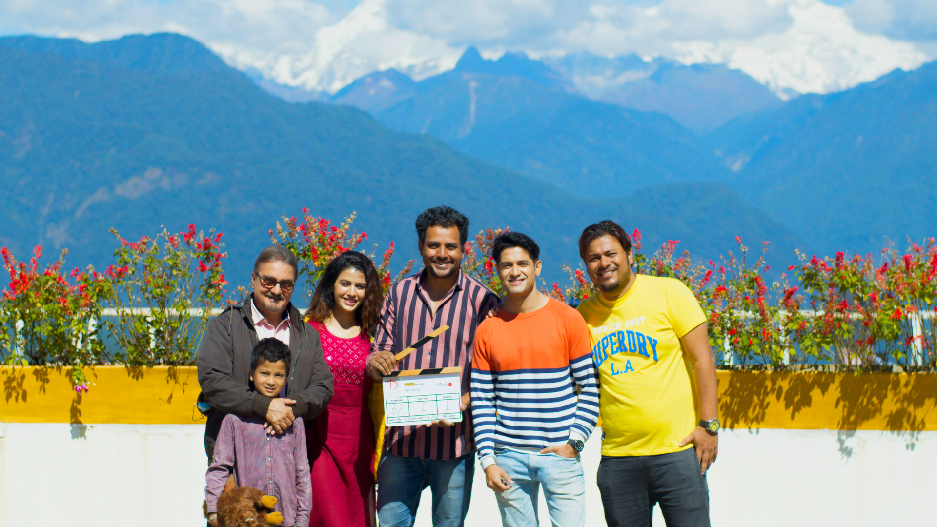 From the sets of Memory X: Vikram Chatterjee, Vinay Pathak And Smriti Kalra wrap up shoot in Sikkim!