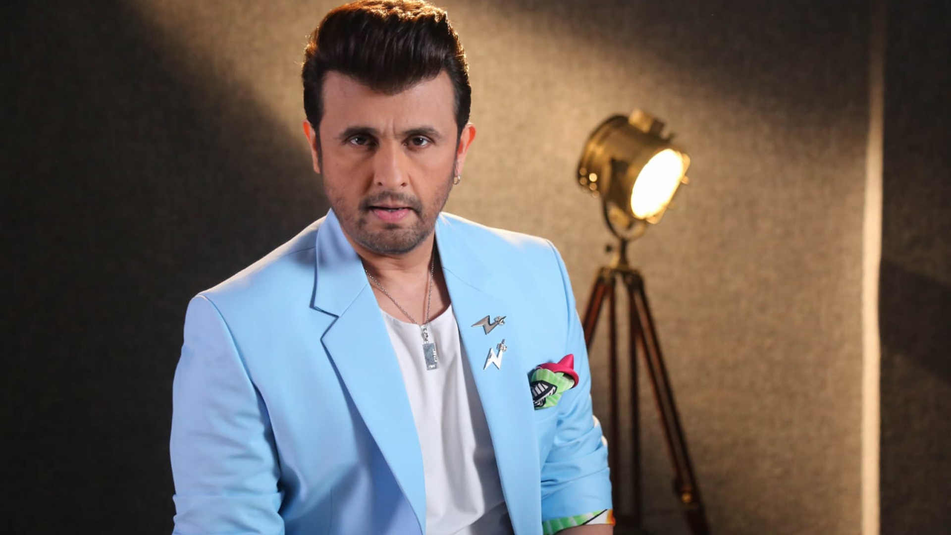 Ace singer Sonu Nigam recently performed in a live Concert in UK after almost two years.