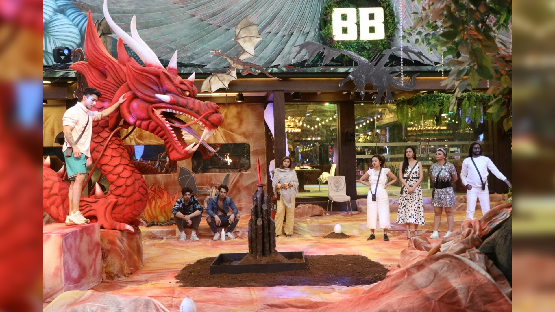 Watch the housemates battle the ‘Dragon’ tonight on COLORS’ ‘BIGG BOSS’!