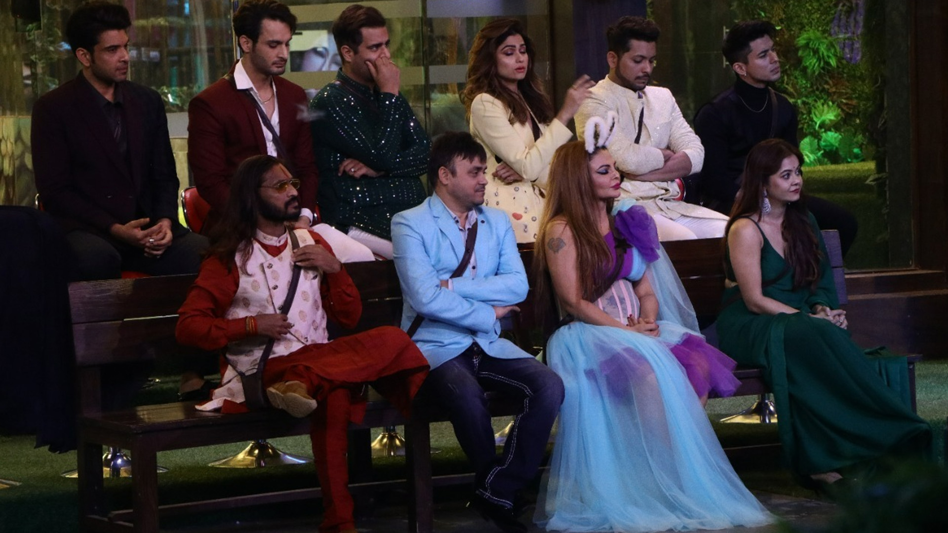 Salman Khan takes the contestants on an emotional roller-coaster ride on COLORS’ ‘BIGG BOSS’!