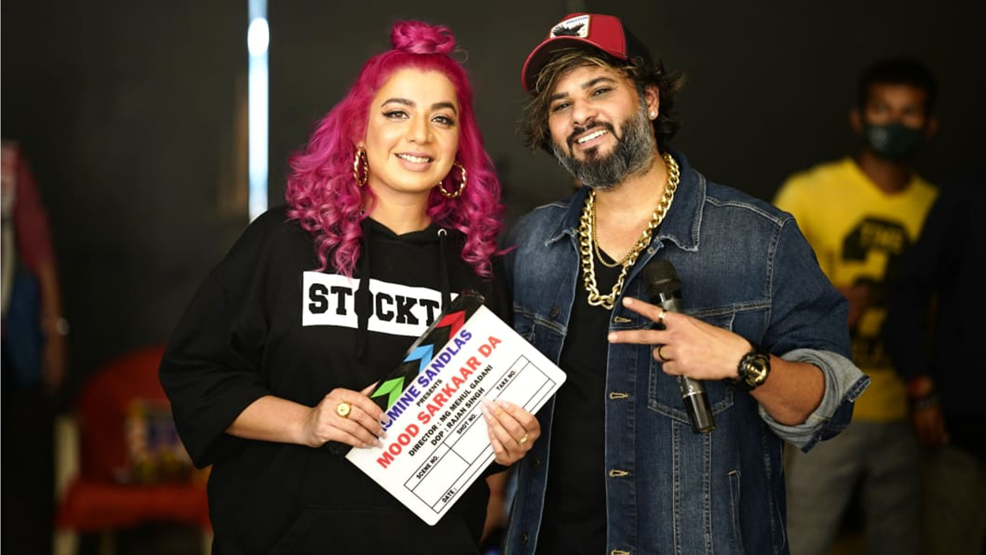 Director MG (Mehul Gadani) has come out with yet another masterpiece featuring Jasmine Sandlas. with the song “MOOD SARKAR DA”