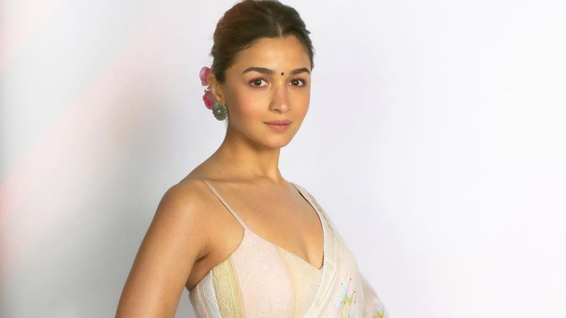 5 times Alia Bhatt dolled up and looked super cute!