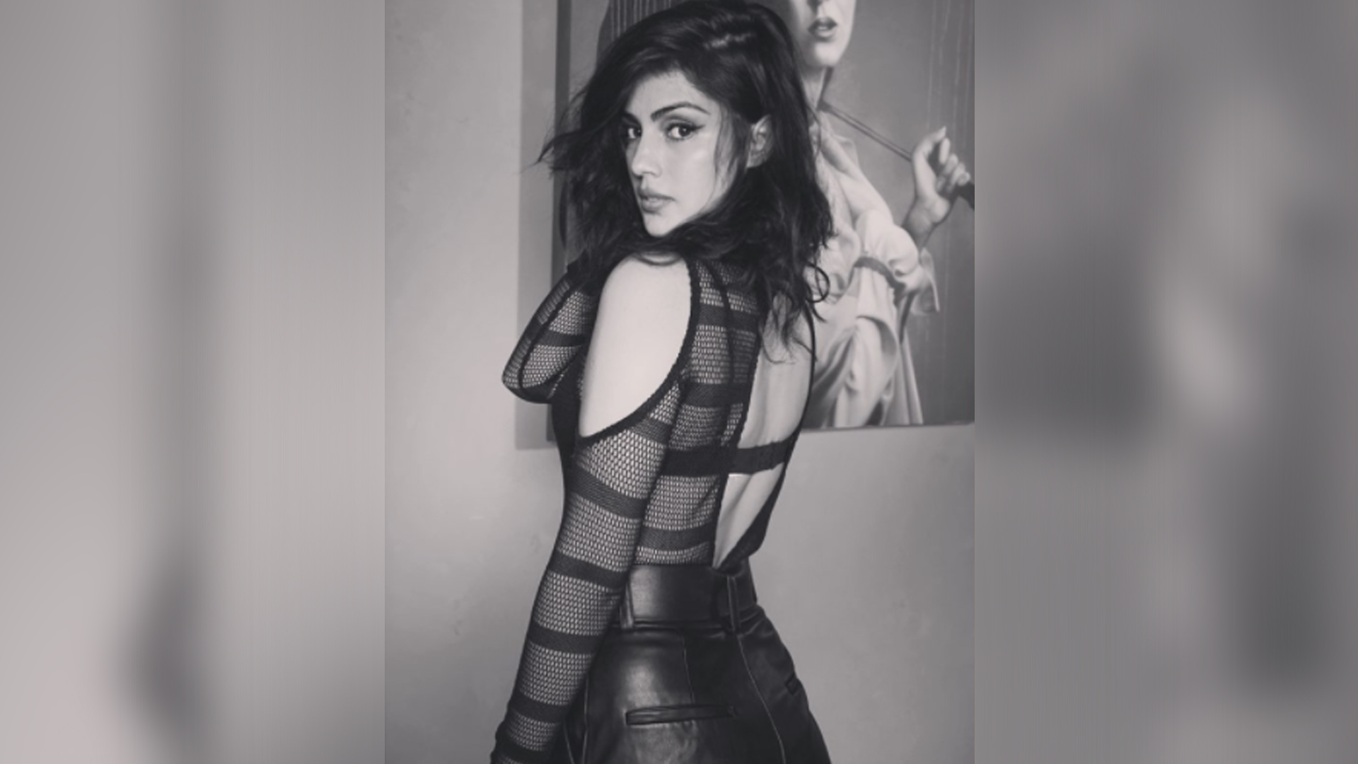 Rhea Chakraborty goes all fashionable with her graceful & elegant new look