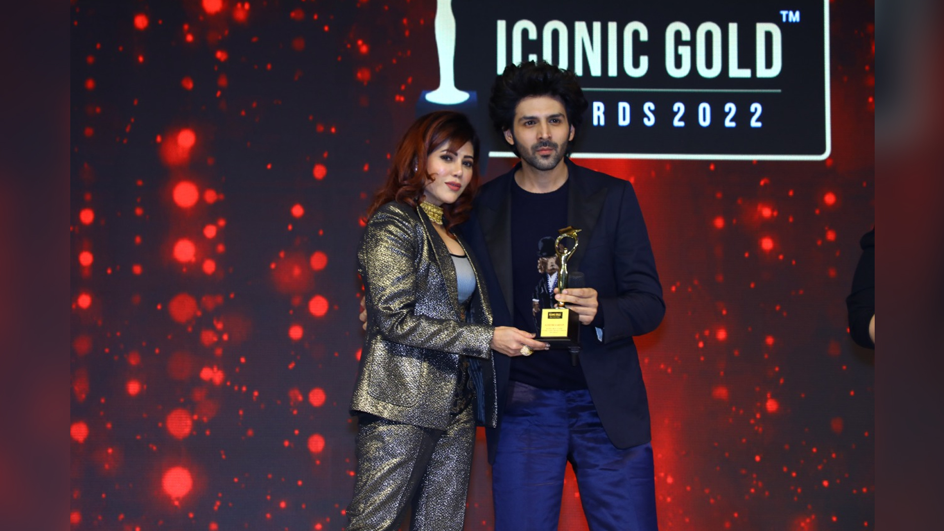 Warda Nadiadwala awarded as Iconic Stylish Producer of the Year 2022