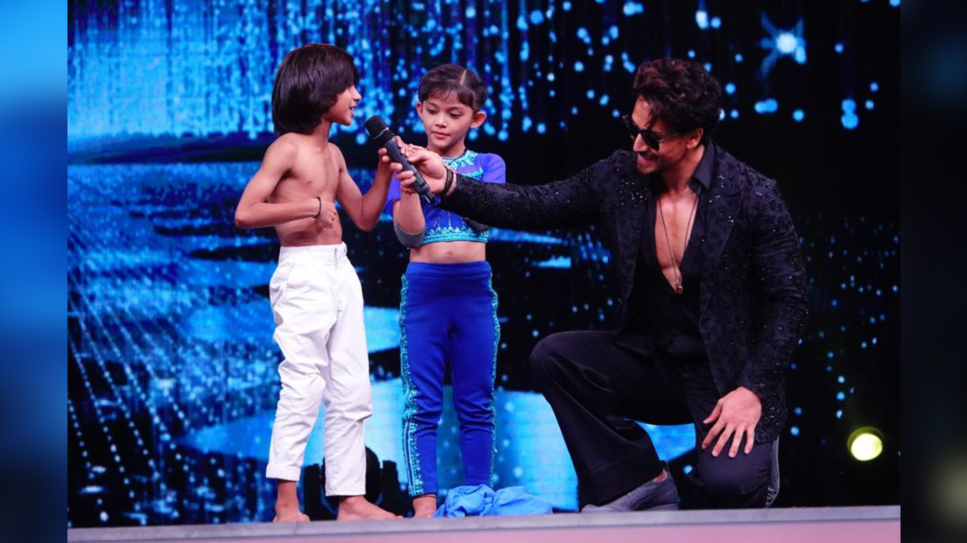 8-year-old Aditya Patil flaunts his six-pack abs to his icon Bollywood star Tiger Shroff on COLORS’ ‘Dance Deewane Juniors’