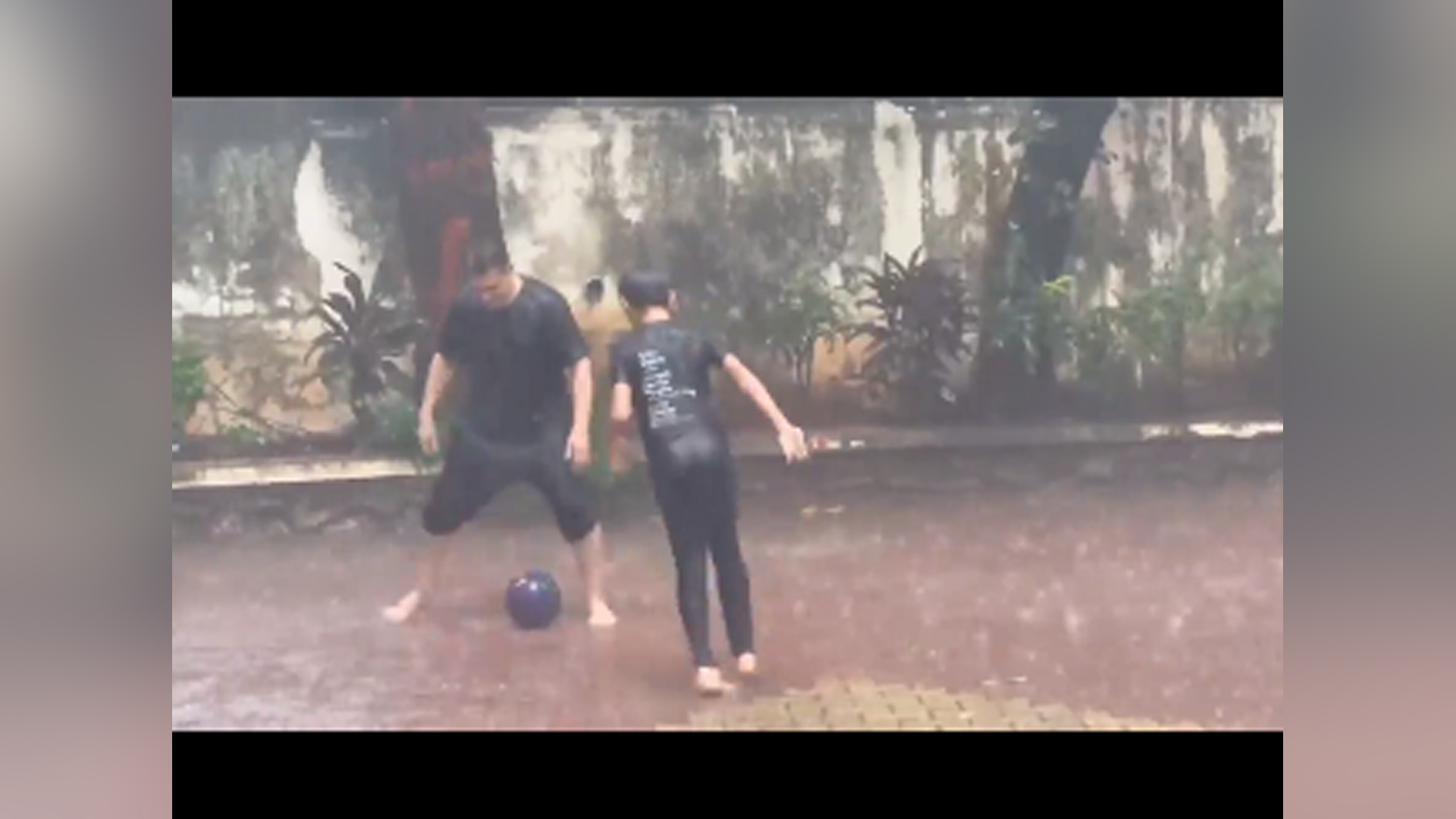 Aamir Khan Enjoys Playing Football With Son Azad Khan In The Mumbai Rains!