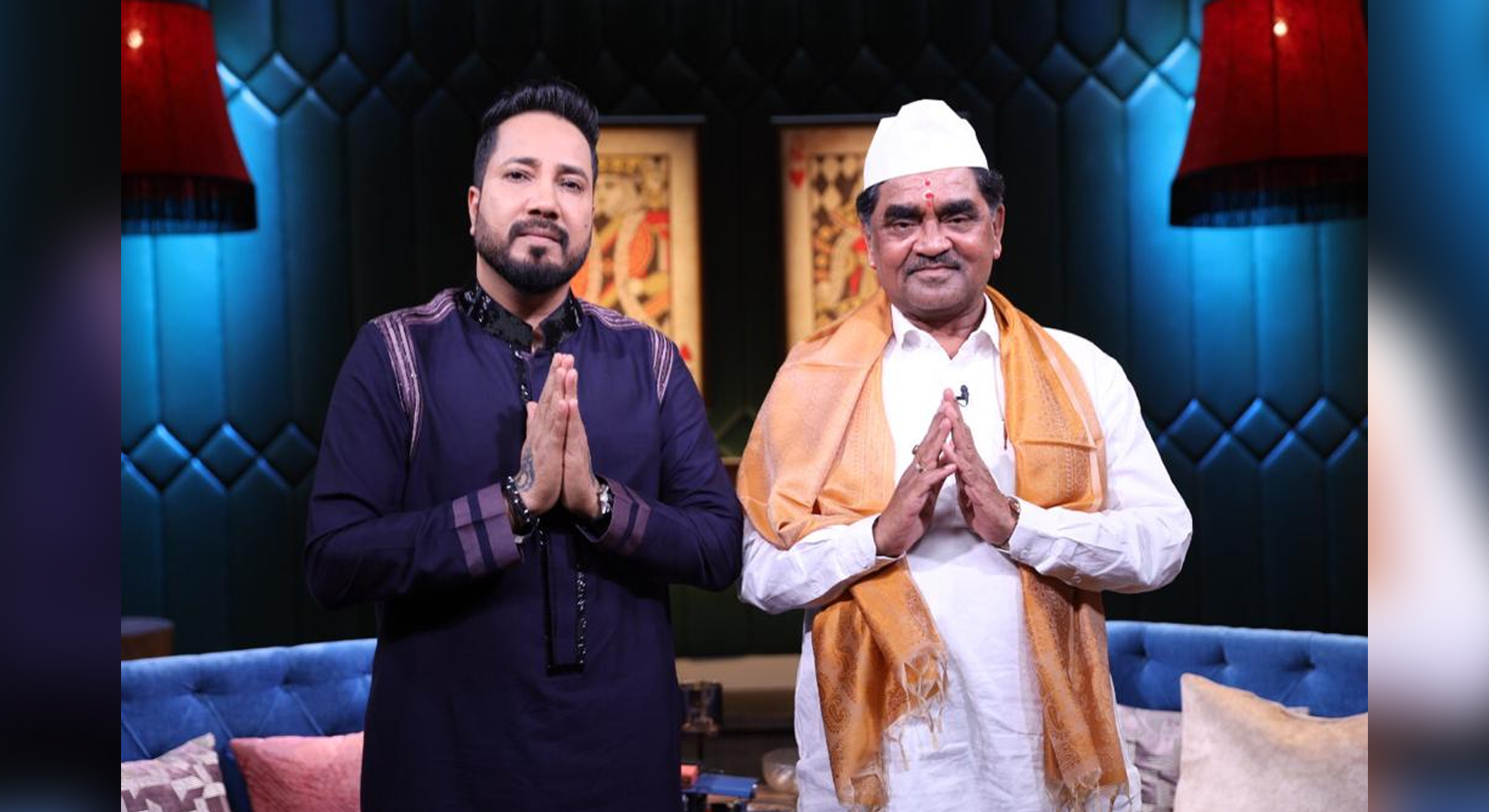 Bollywood’s acclaimed Pandit ji- Shri Janardhan Pandit helps Mika by predicting the best Vohti for him in Star Bharat’s ‘Swayamvar-Mika Di Vohti’