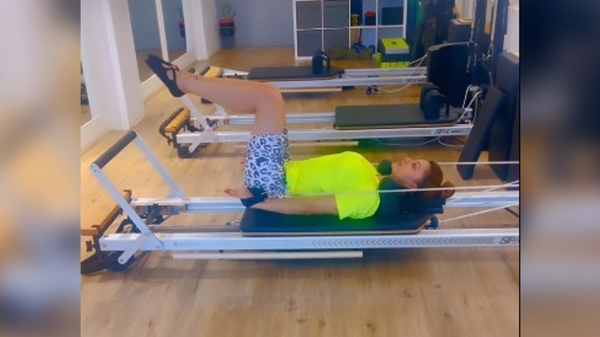 Urvashi Rautela Execute Core-Building Pilates Exercise Is Giving Us Ultimate Fitness Goals; Watch Video