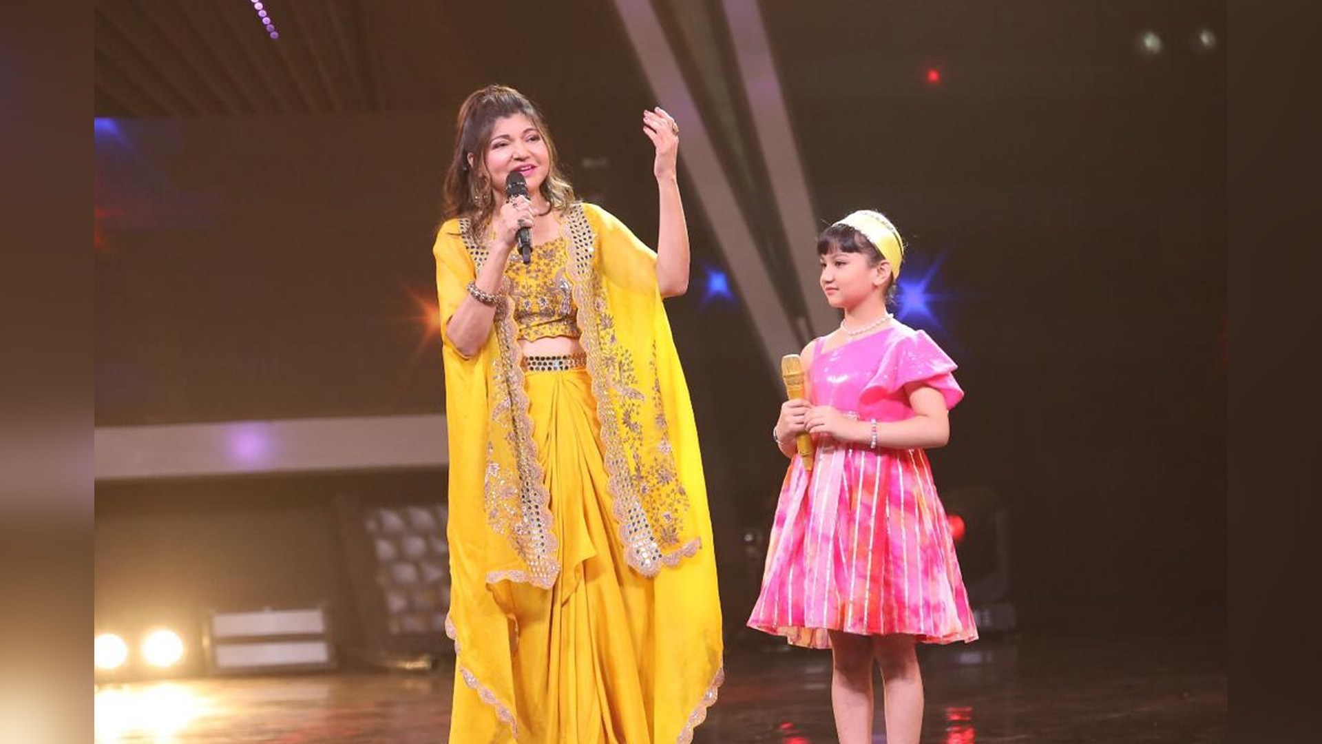 Contestant Sayisha Gupta meets her biggest fan in the Super Sangam episode of Superstar Singer 2 and India’s Laughter Champion