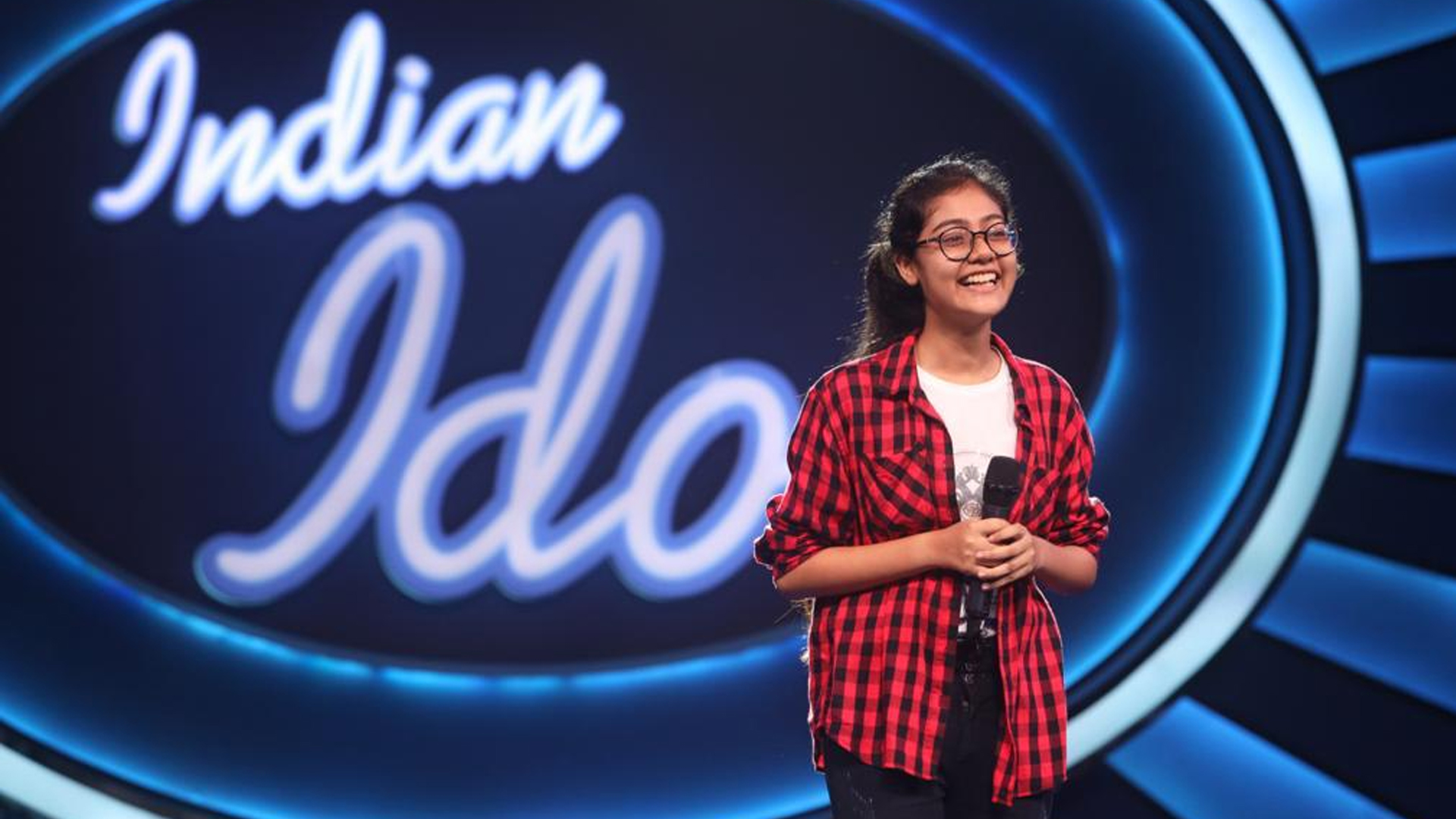 Anushka Patra from Kolkata gives a rockstar performance on Sony TV’s Indian Idol – Season 13!