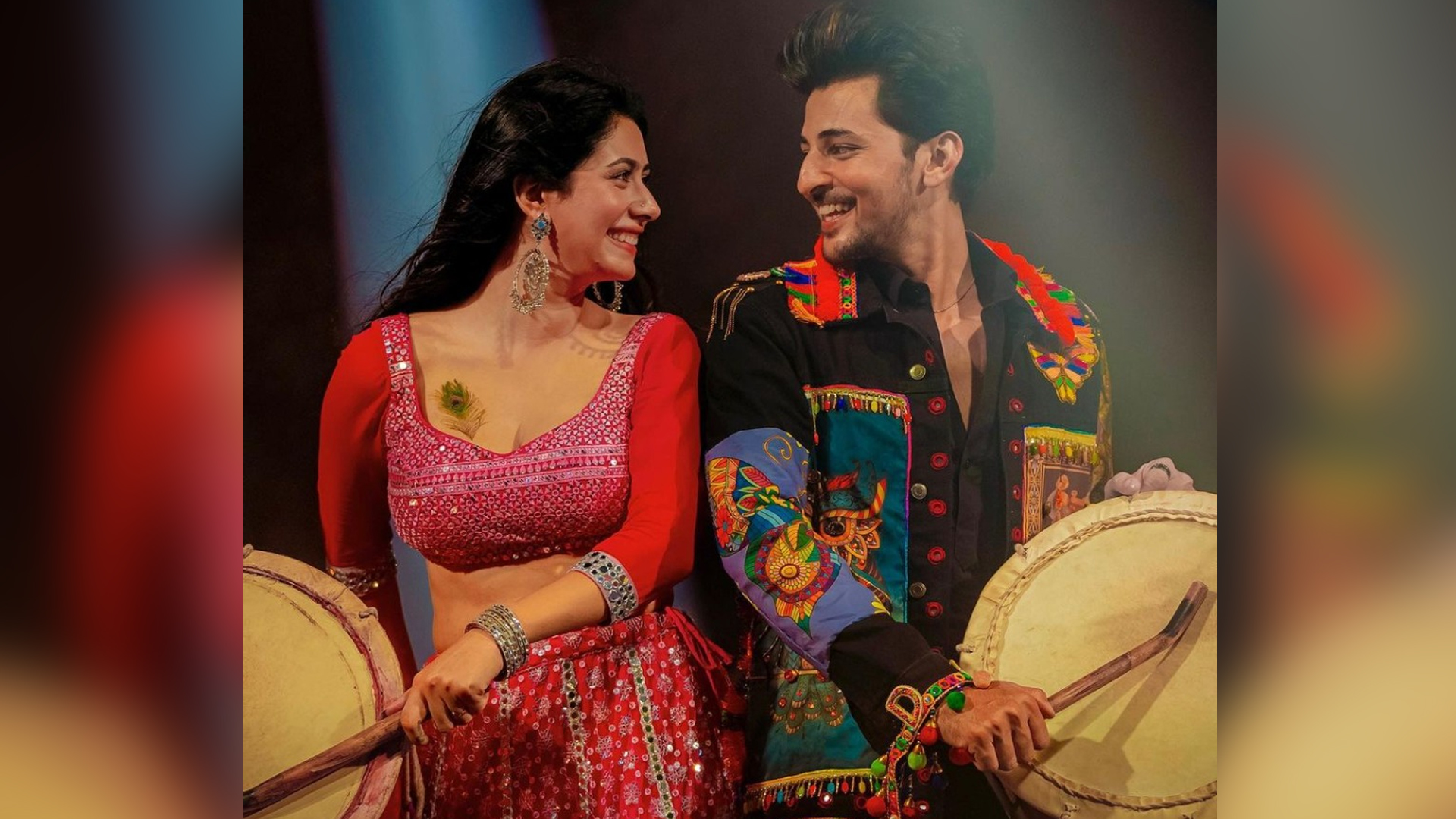 Warina Hussain Sets the dance floor on fire with the Garba anthem, “Dhol Bajaa” along with Darshan Raval