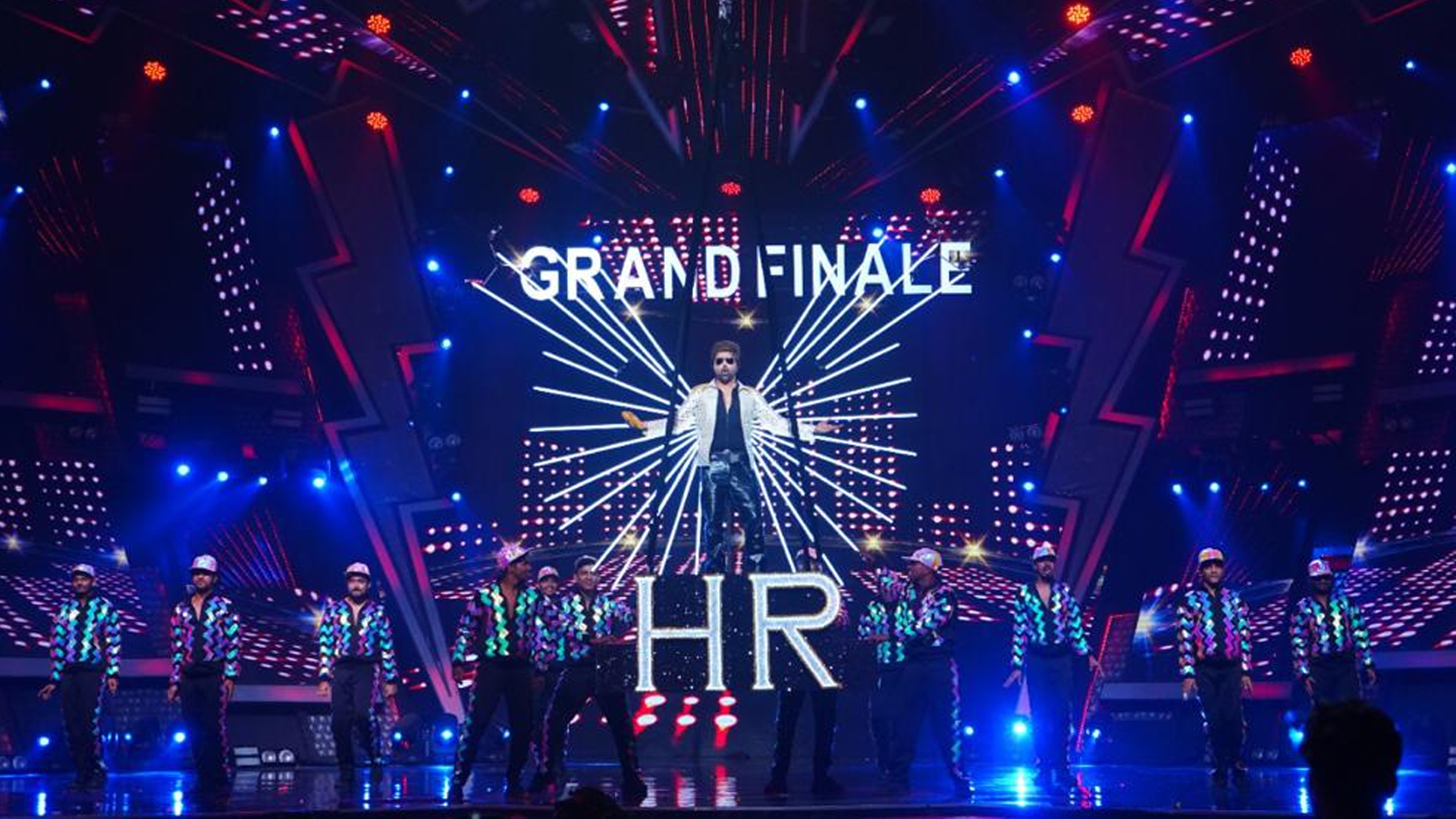 Super Judge Himesh Reshammiya will rock the stage of Superstar Singer 2 with his electrifying performance in the Grand Finale