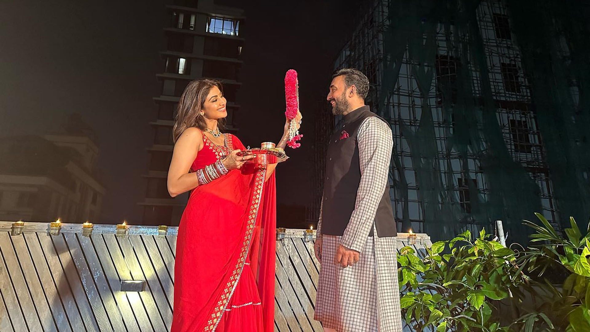 Shilpa Shetty Kundra attends Anil Kapoor’s auspicious Karva Chauth Vrat Pooja; looks gorgeous in her red saree