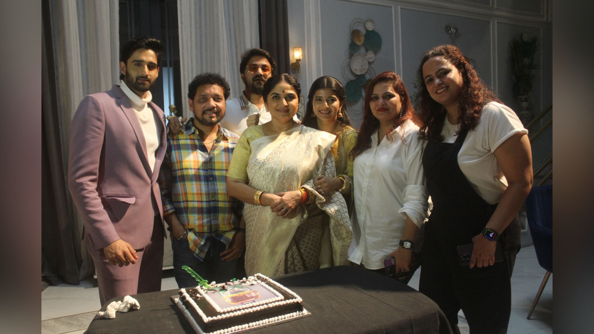 COLORS’ ‘Saavi Ki Savaari’ completes 100 episodes! The cast and crew celebrate the milestone with much fanfare!