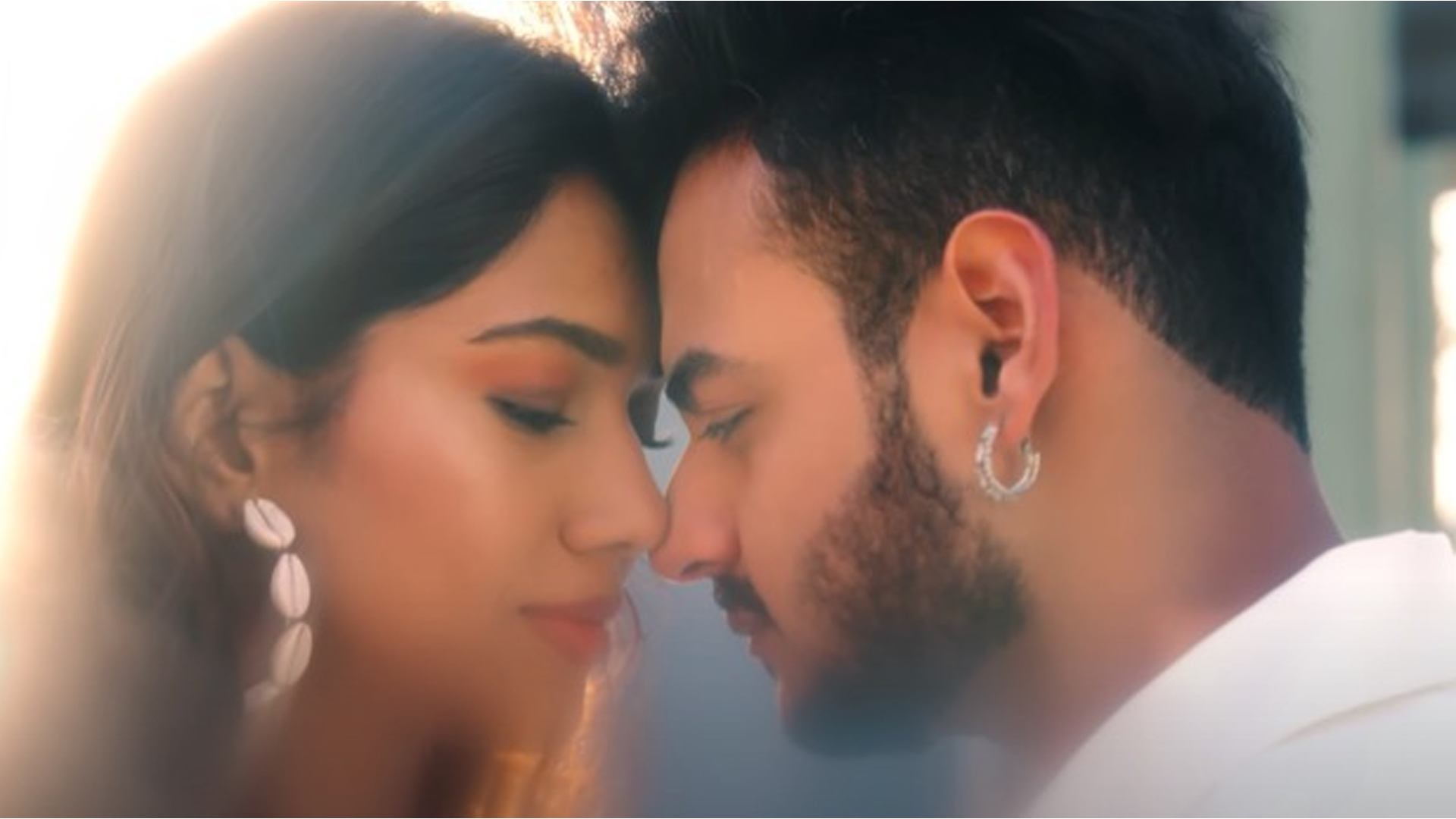 Meet the Middle Eastern beauty Aparna Nayr who is all set to feature in Yo Yo Honey Singh and Hommie Dilliwala’s upcoming song ‘Kanna Vich Waaliyan’