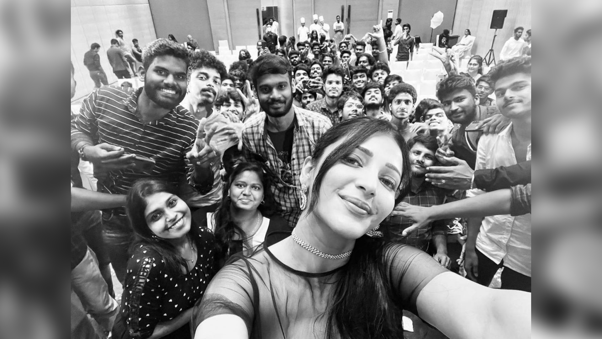 Fans show their love for Shruti Haasan in the most heartwarming ways imaginable at the Chennai meet-and-greet event.