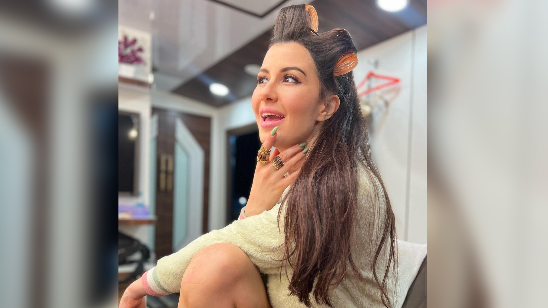 Georgia Andriani smokes Hot in a Bikini: Check out the BTS pic from her vanity