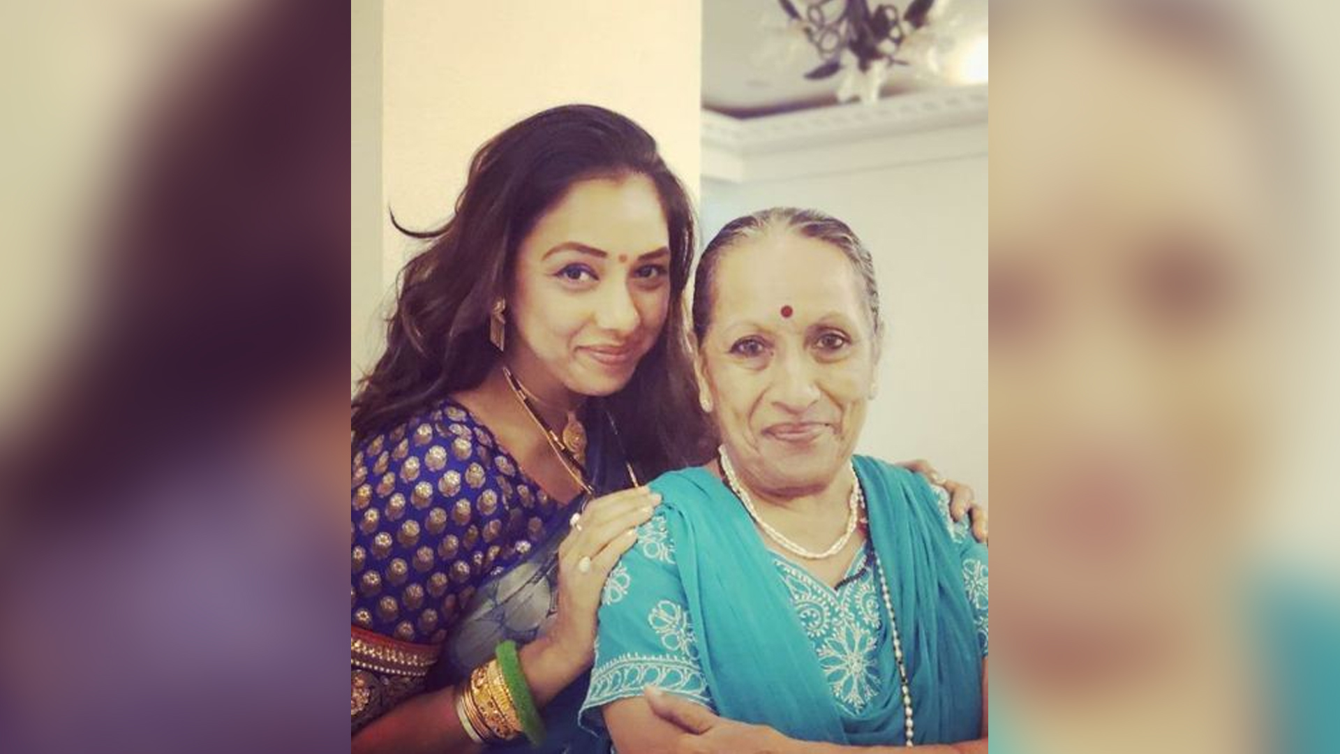 Rupali Ganguly, aka Anupama, from the Star Plus Show Anupama Had A Special Visitor Who Came To Cheer Her At Star Parivaar Awards—We Wonder Who It Is!