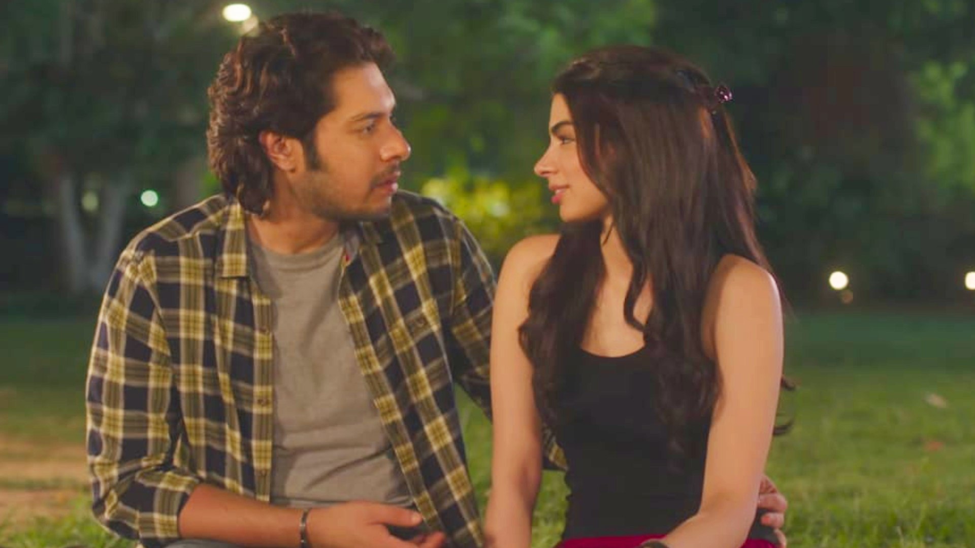 “Kya lyrics hai, Ekdum hit hogaya hai gaana dil par“-  Netizens in Awe of Loveyapa’s Soul-Stirring Heartbreak Anthem ‘Kaun Kinna Zaroori Si’