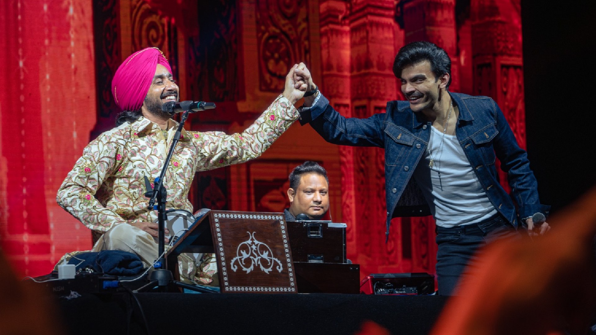 Satinder Sartaaj Mesmerizes Mumbai with a Soulful Evening at NSCI Dome, Worli