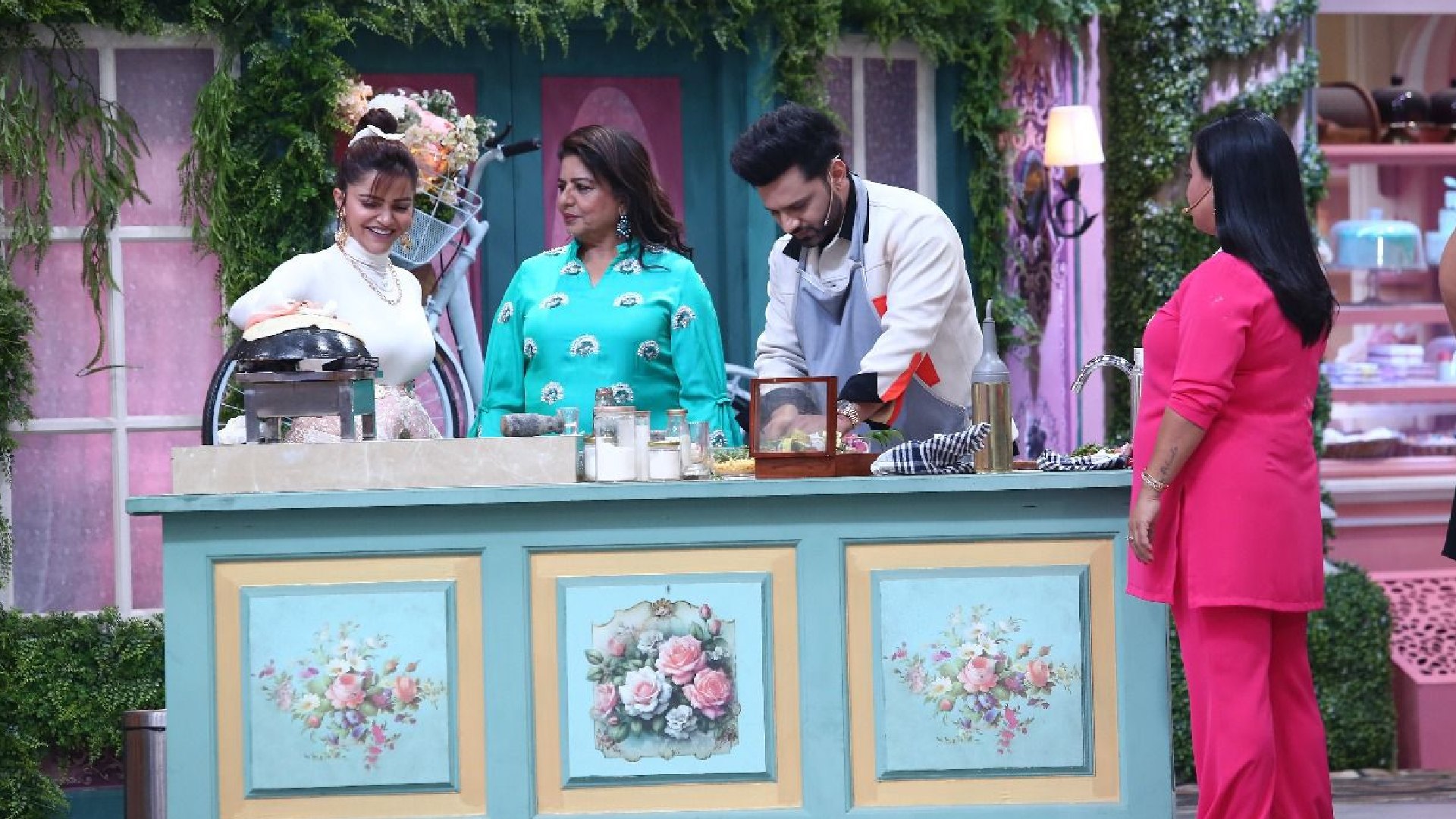 Priyanka Chopra’s and Mannara Chopra’s mothers steal the show on COLORS’ ‘Laughter Chefs Unlimited Entertainment’