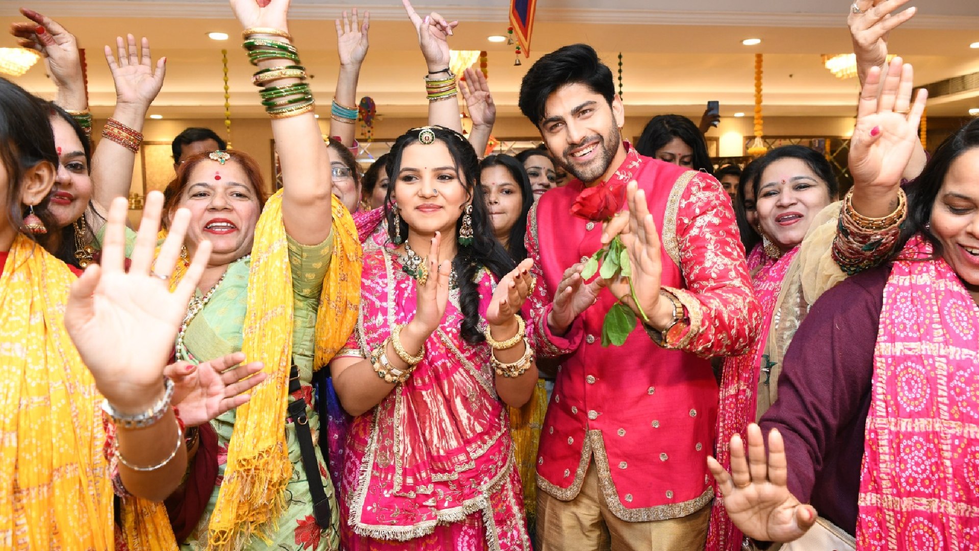 Vasudha and Devansh’s Mehndi in Delhi turns into a grand celebration with fans