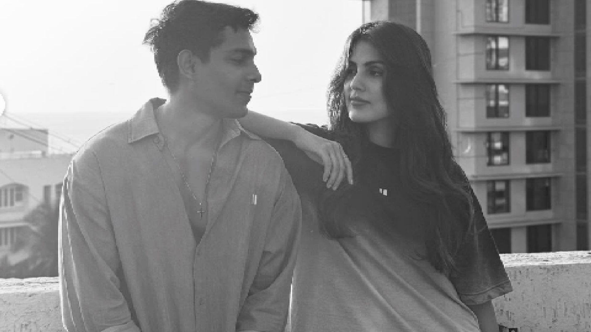 “There is a crack, a crack, in everything.” Says Rhea Chakraborty as she launches the ‘Freedom’ campaign for her brand