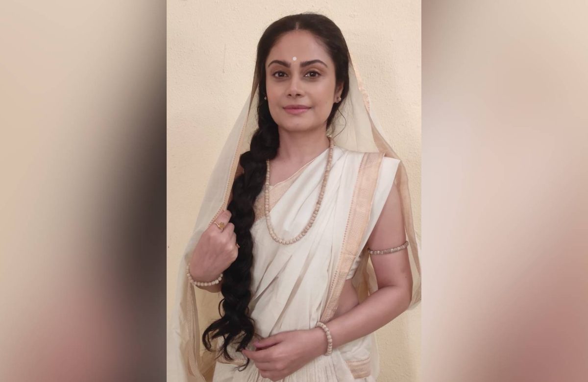 “I read a few books and each of them gave me a different insight into Kunti’s personality and journey” says Toral Rasputra on her preparation for Sony SAB’s Hastinapur Ke Veer