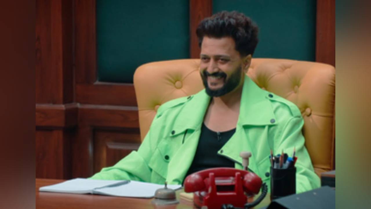 Power of a true jailer! Riteish Deshmukh schools Yogesh Rawat!